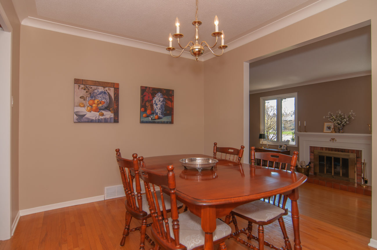 Beautiful Bungalow in sought after community of Arlington Woods!